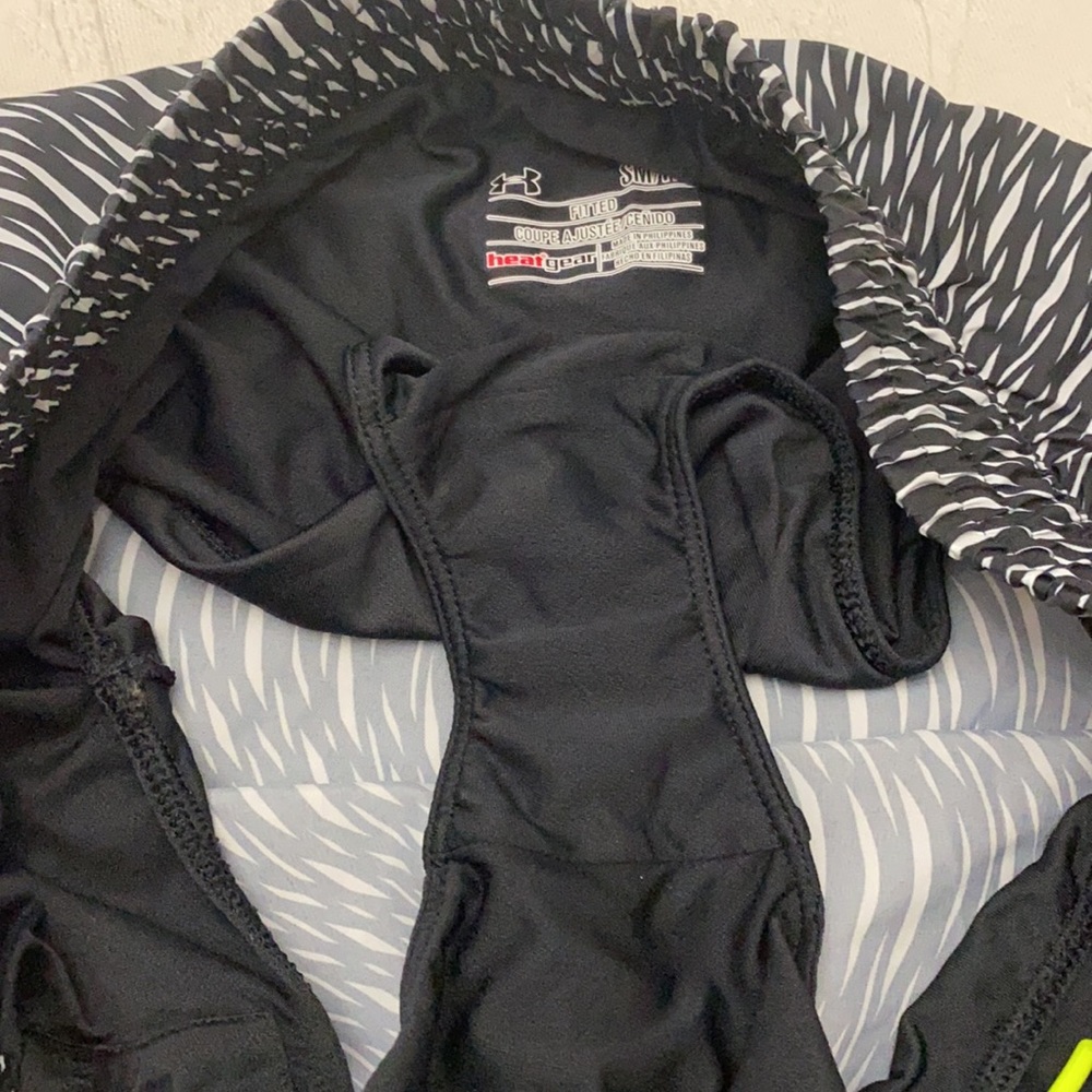 S/ Reebok Fitted Short - Picture 5 of 5
